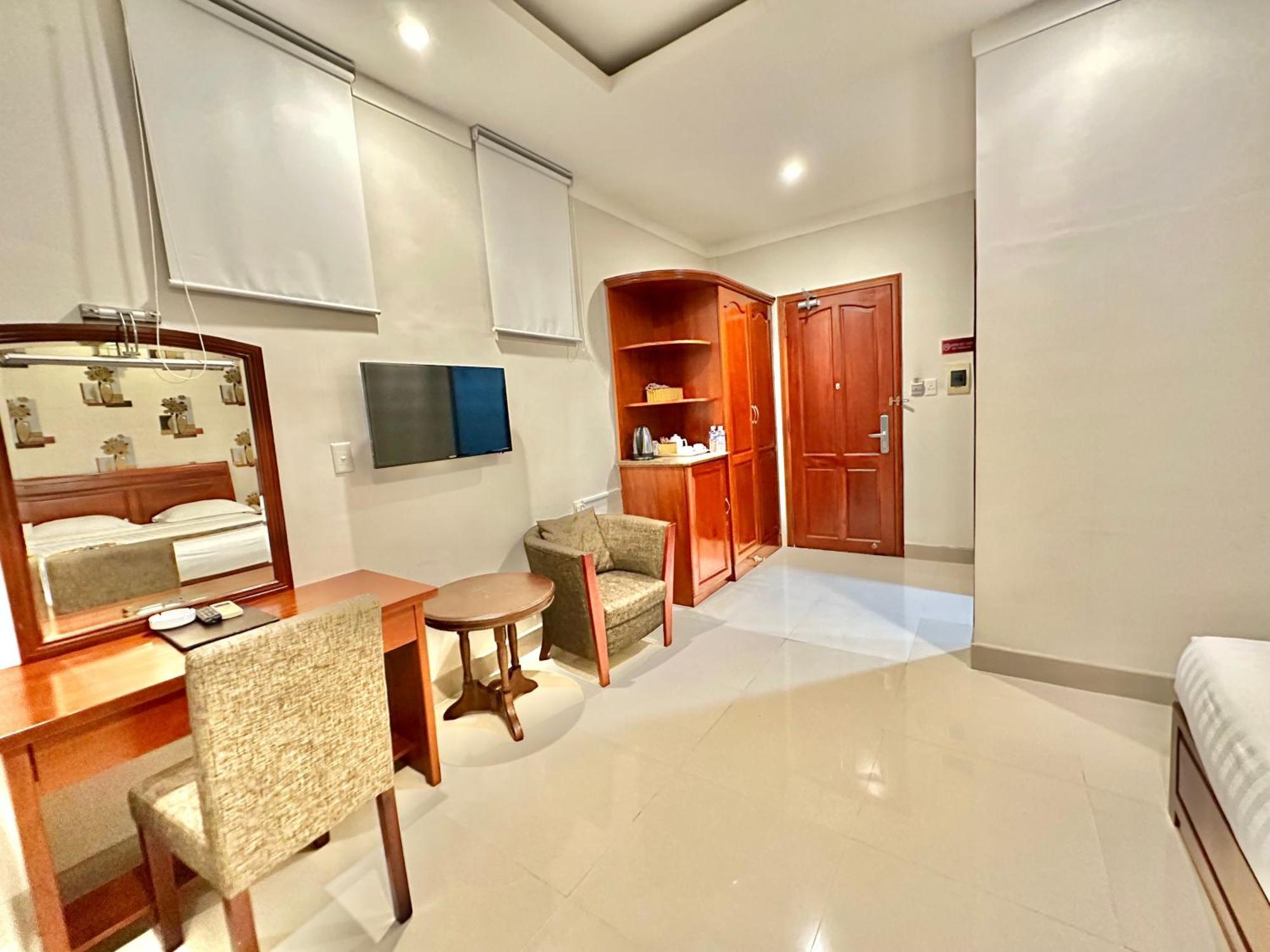 Long Bao Chau Hotel Thu Dau Mot Luaran gambar